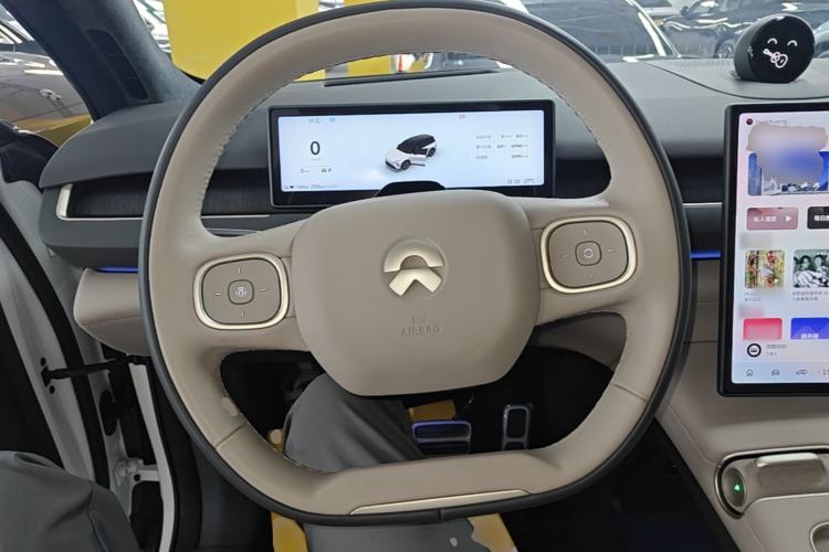 Used Nio ES8 2024 75 kWh Steering Wheel