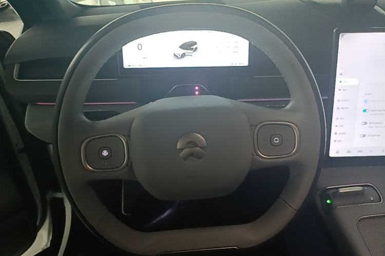 Used Nio ES8 2024 75 kWh Steering Wheel