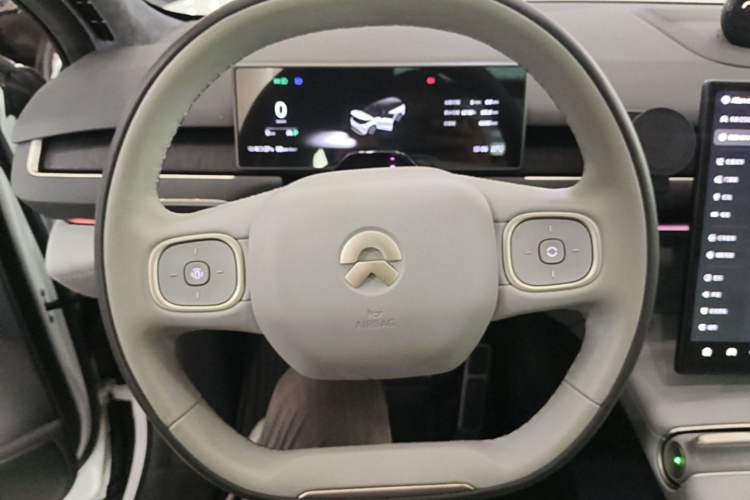 Used Nio ES8 2024 75 kWh Steering Wheel