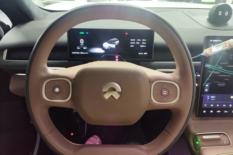 Used Nio ES8 2024 75 kWh Steering Wheel