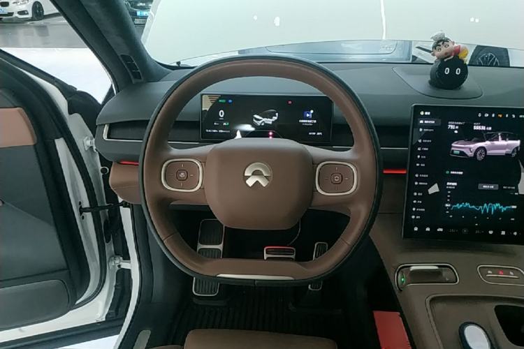 Used Nio ES8 2024 75 kWh Steering Wheel