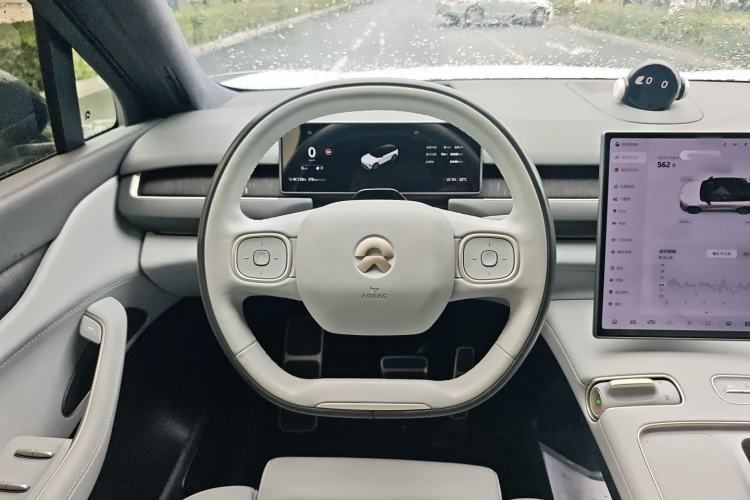 Used Nio ES8 2024 75 kWh Executive Edition Steering Wheel