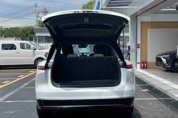 Used Nio ES8 2024 75 kWh Trunk