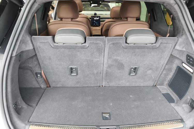 Used Nio ES8 2024 75 kWh Trunk