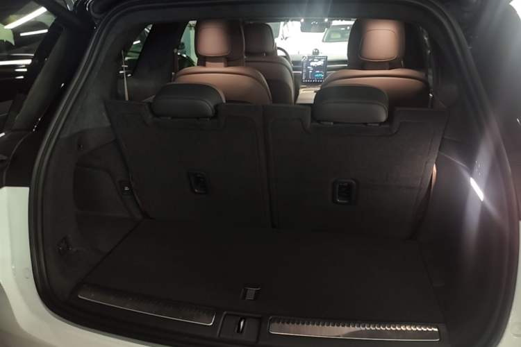 Used Nio ES8 2024 75 kWh Trunk