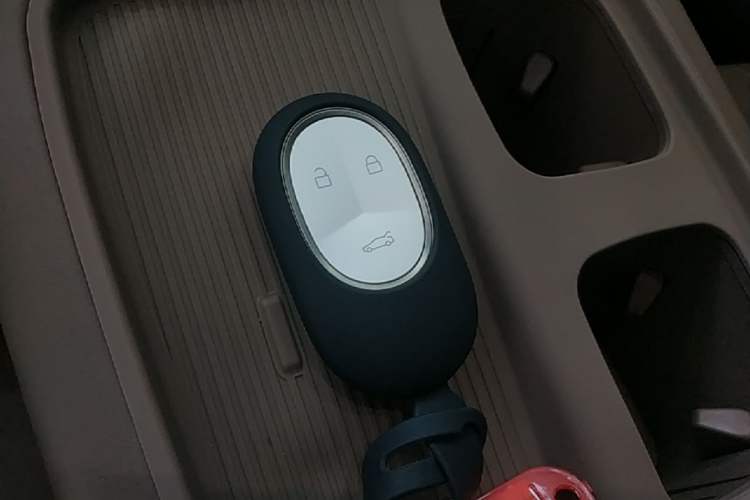 Used Nio ES8 2024 75 kWh Vehicle Key