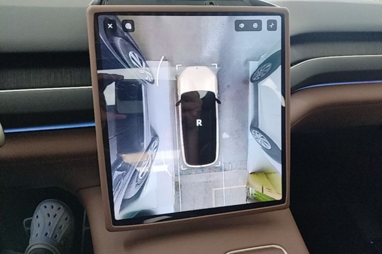 Used Nio ES8 2024 75 kWh Audio And AC Panel
