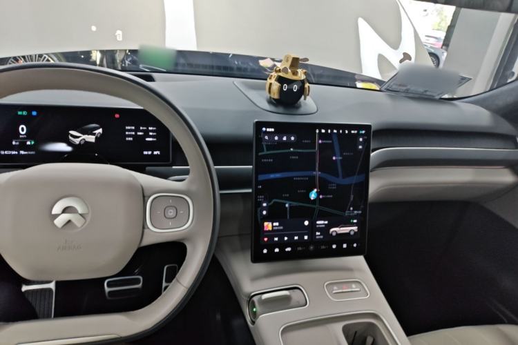Used Nio ES8 2024 100kWh Signature Edition Center Console