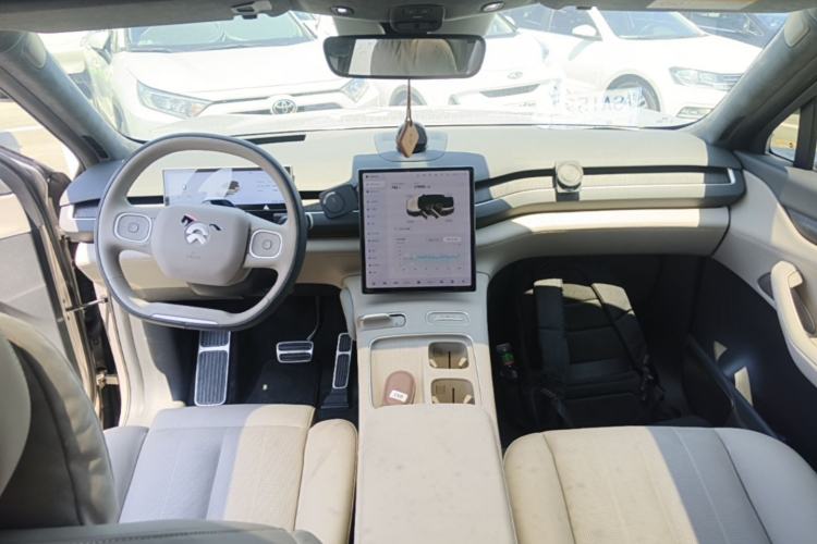 Used Nio ES8 2024 100kWh Signature Edition Center Console