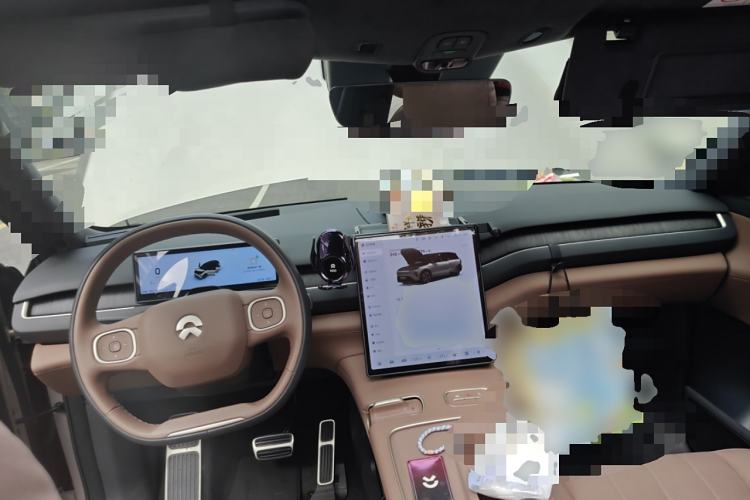 Used Nio ES8 2024 75 kWh Center Console