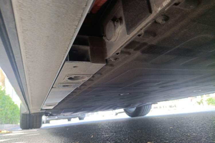 Used Nio ES8 2024 75 kWh Chassis Front Right