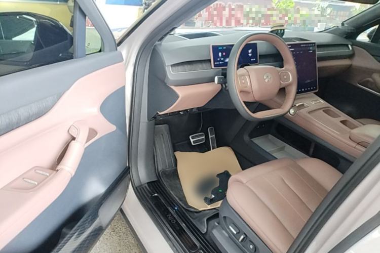 Used Nio ES8 2024 75 kWh Driver Seat