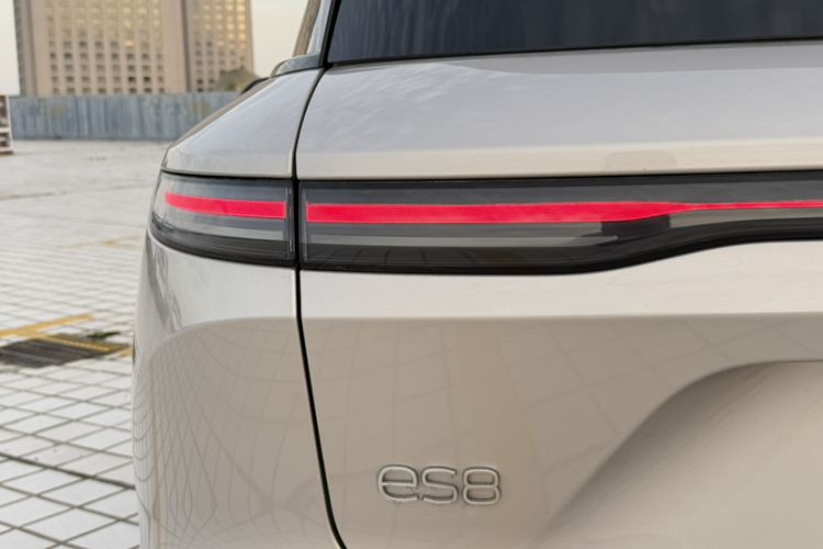 Used Nio ES8 2024 75 kWh Exterior 2