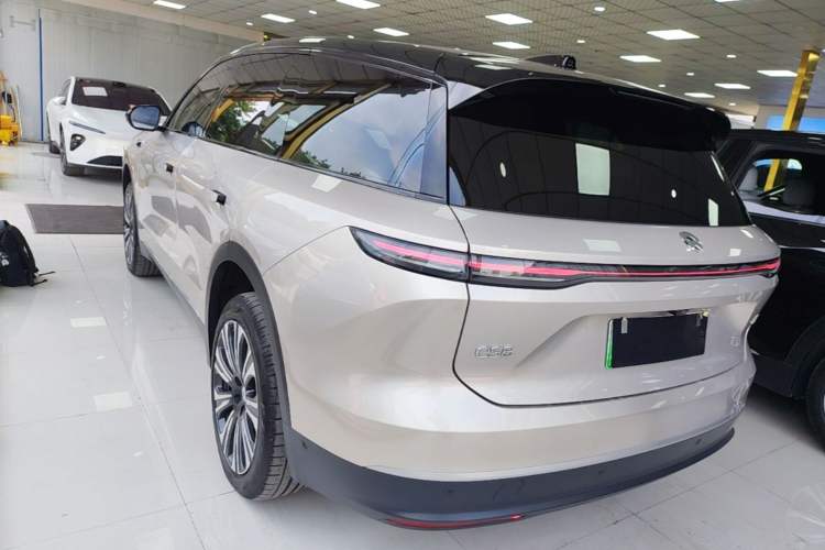 Used Nio ES8 2024 75 kWh Exterior 2