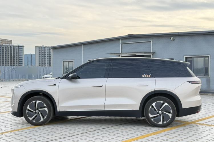 Used Nio ES8 2024 75 kWh Exterior 5