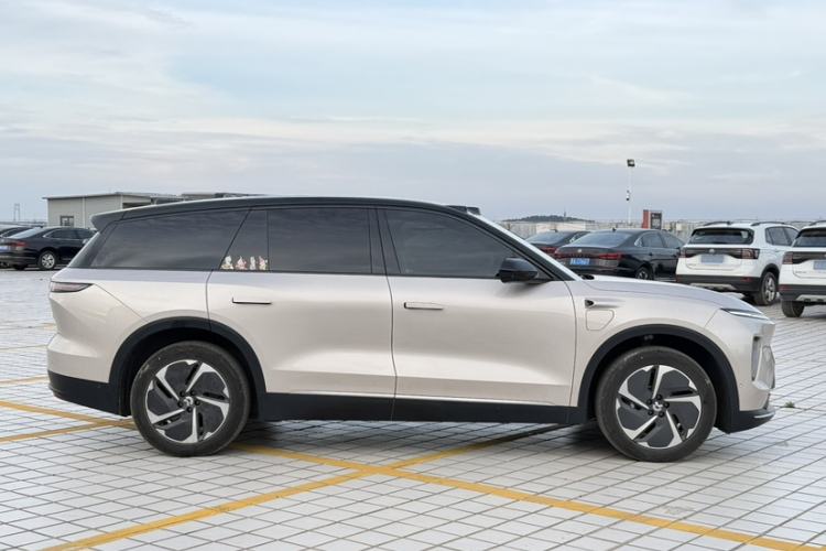 Used Nio ES8 2024 75 kWh Exterior 7