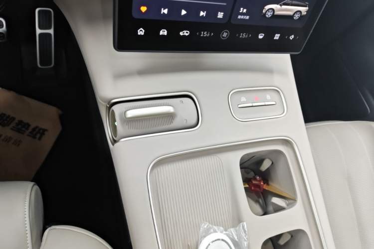 Used Nio ES8 2024 100kWh Signature Edition Gear Lever