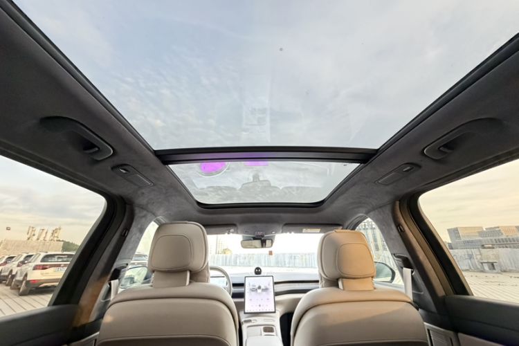 Used Nio ES8 2024 75 kWh Headliner
