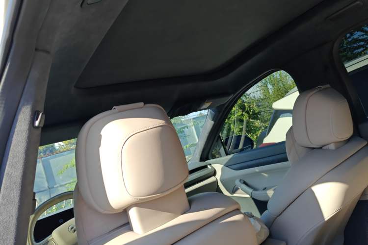 Used Nio ES8 2024 75 kWh Headliner