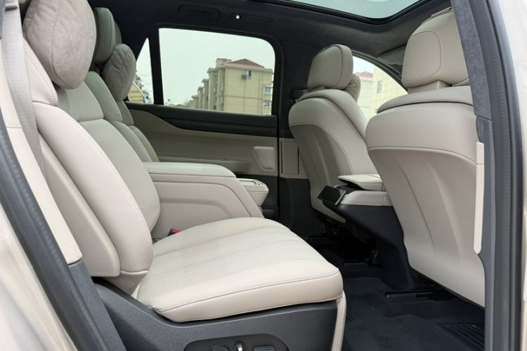 Used Nio ES8 2024 100kWh Signature Edition Interior 4