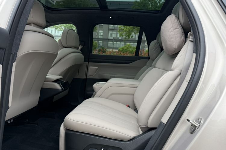 Used Nio ES8 2024 100kWh Signature Edition Interior 5