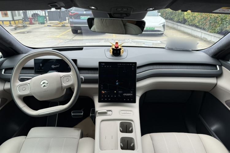 Used Nio ES8 2024 100kWh Signature Edition Interior 6