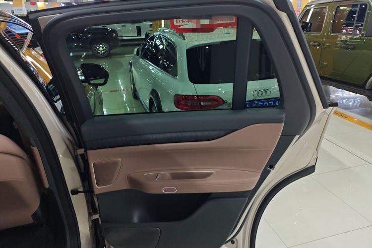 Used Nio ES8 2024 75 kWh Interior 6