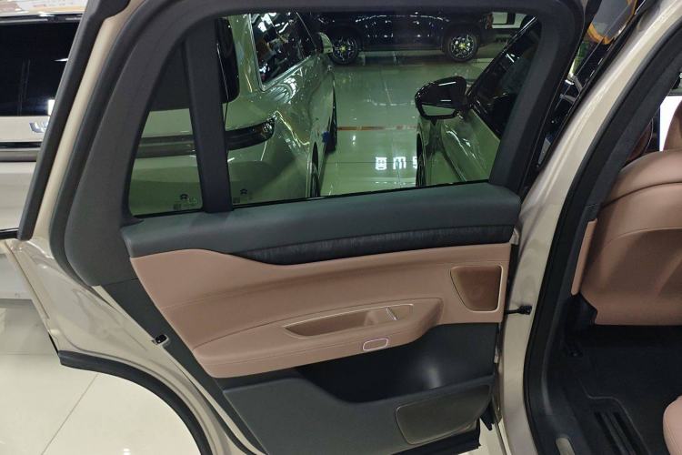 Used Nio ES8 2024 75 kWh Interior 8