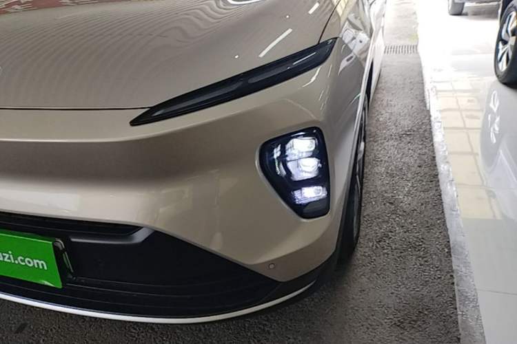 Used Nio ES8 2024 75 kWh Left Front Headlight
