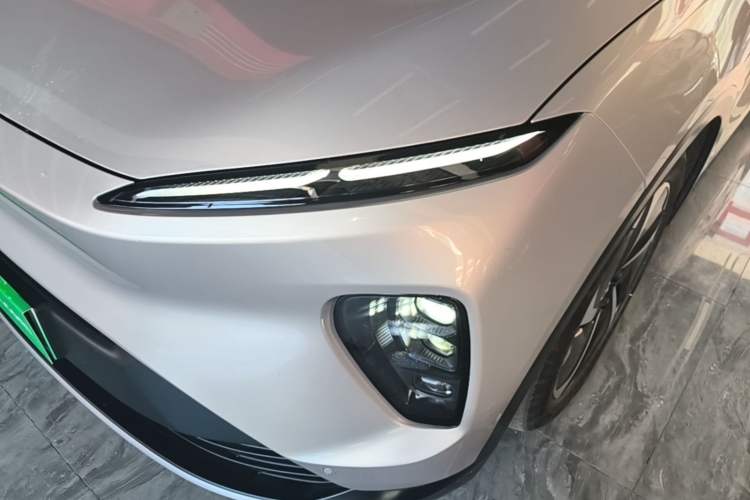 Used Nio ES8 2024 75 kWh Executive Edition Left Front Headlight