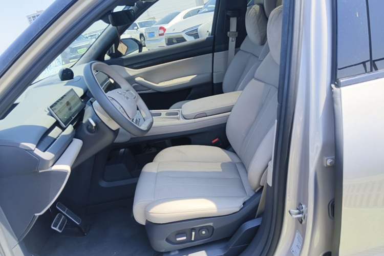 Used Nio ES8 2024 100kWh Signature Edition Left Front Seat