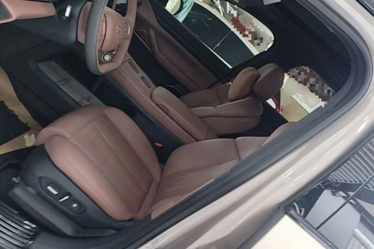 Used Nio ES8 2024 75 kWh Left Front Seat