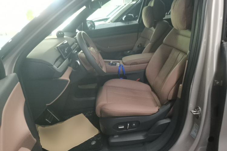 Used Nio ES8 2024 75 kWh Left Front Seat