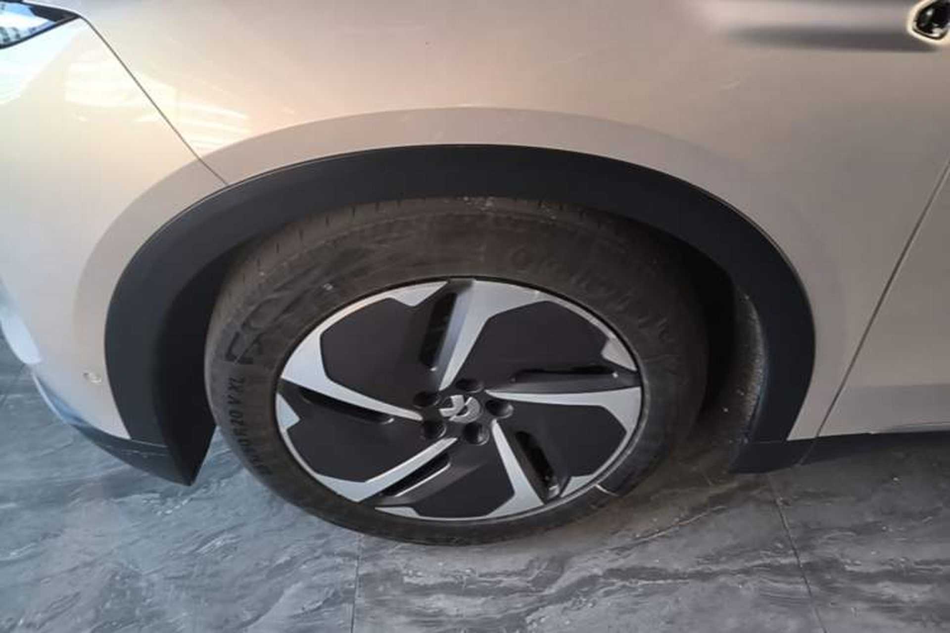 Used Nio ES8 2024 75 kWh Executive Edition Left Front Wheel Hub