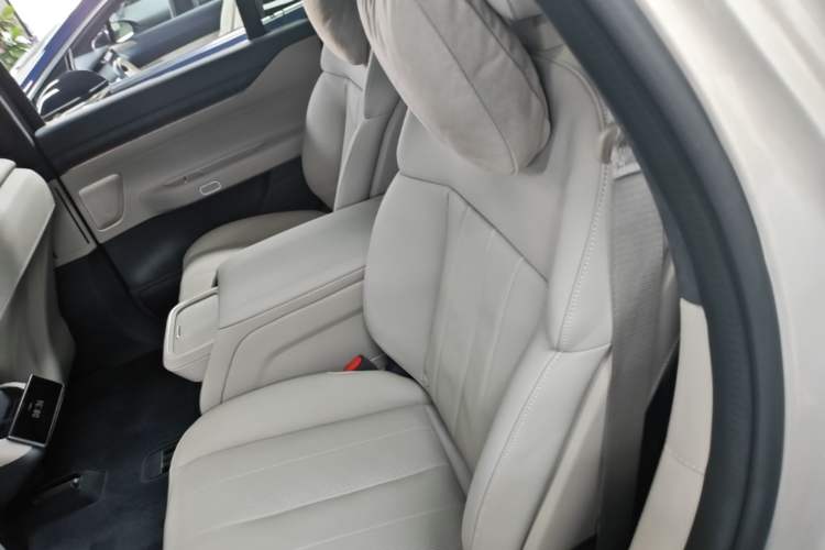 Used Nio ES8 2024 100kWh Signature Edition Left Rear Seat