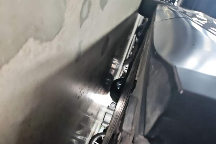 Used Nio ES8 2024 100kWh Signature Edition Left Side Sill