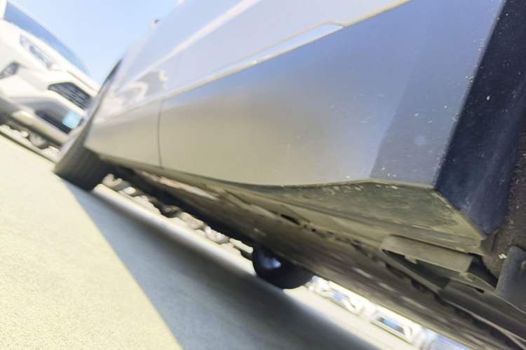Used Nio ES8 2024 100kWh Signature Edition Left Side Sill