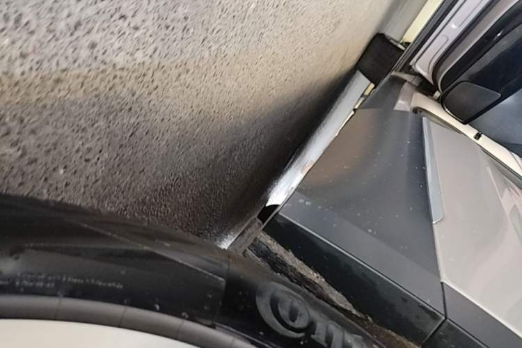 Used Nio ES8 2024 75 kWh Left Side Sill