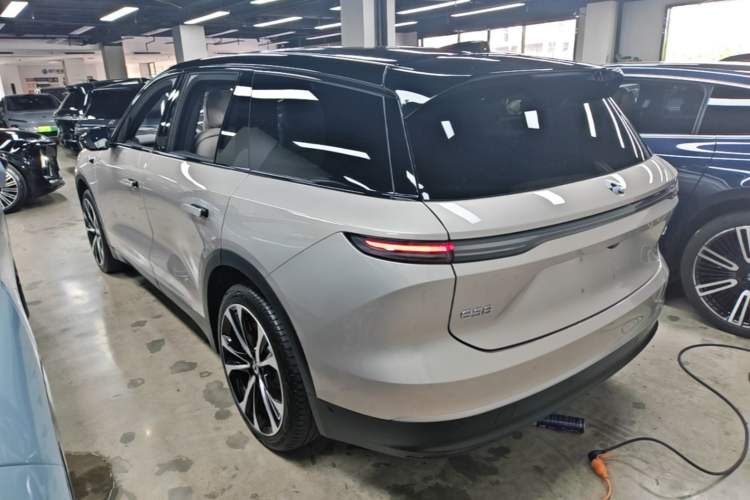 Used Nio ES8 2024 100kWh Signature Edition Rear Left 45 Deg