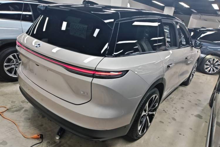 Used Nio ES8 2024 100kWh Signature Edition Rear Right 45 Deg