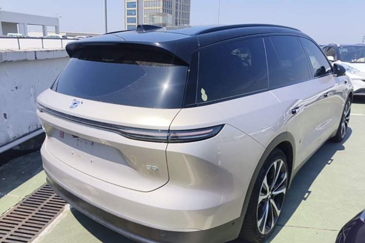 Used Nio ES8 2024 100kWh Signature Edition Rear Right 45 Deg