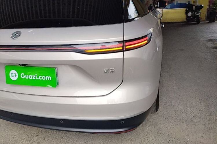 Used Nio ES8 2024 75 kWh Right Rear Taillight