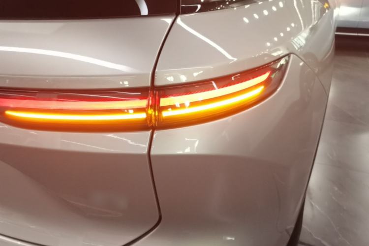 Used Nio ES8 2024 75 kWh Right Rear Taillight