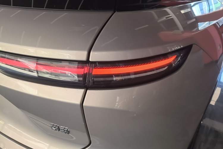 Used Nio ES8 2024 75 kWh Executive Edition Right Rear Taillight