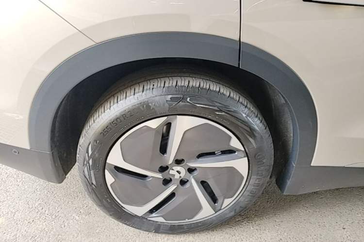 Used Nio ES8 2024 75 kWh Right Rear Wheel Hub