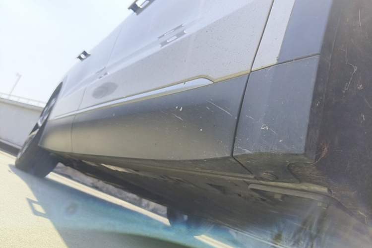 Used Nio ES8 2024 100kWh Signature Edition Right Side Sill