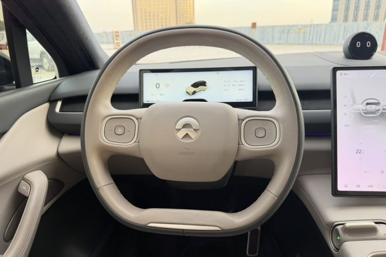 Used Nio ES8 2024 75 kWh Steering Wheel