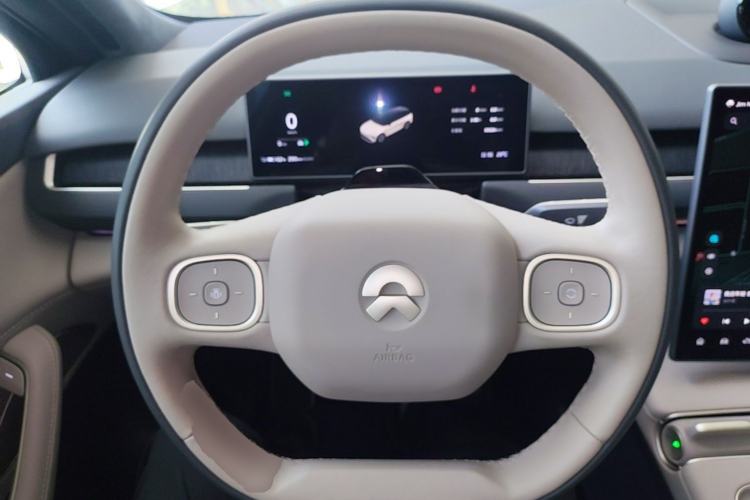 Used Nio ES8 2024 75 kWh Steering Wheel