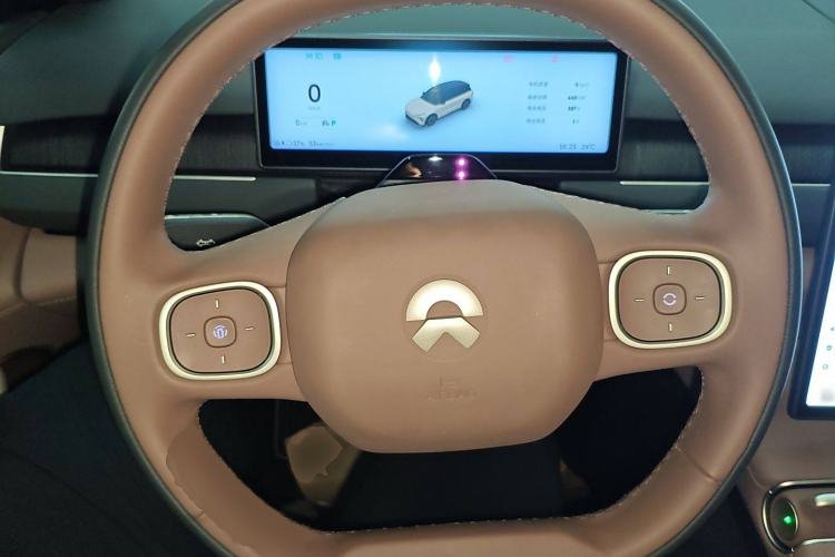 Used Nio ES8 2024 75 kWh Steering Wheel