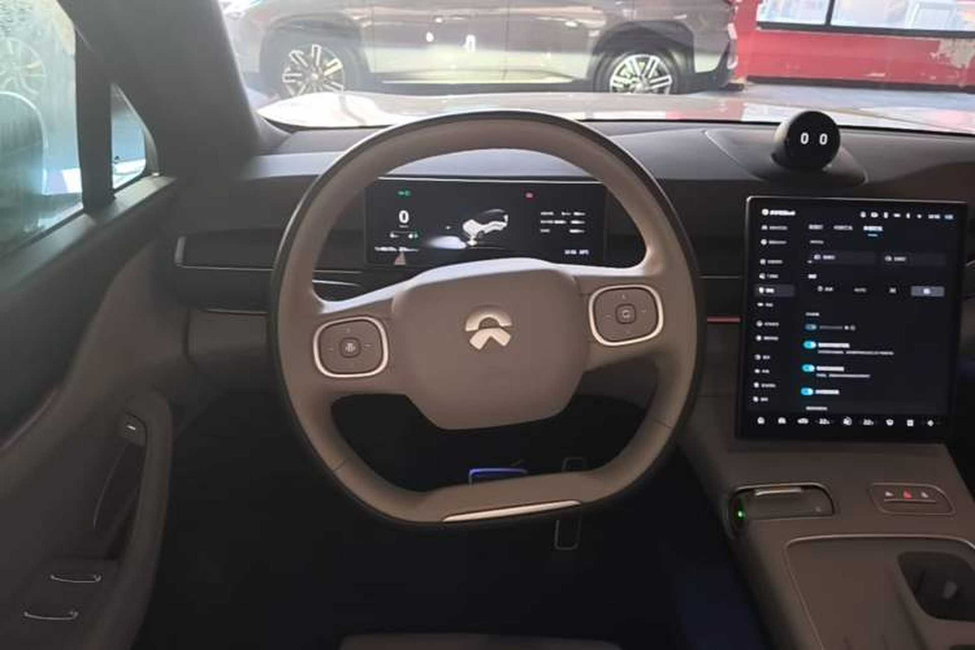 Used Nio ES8 2024 75 kWh Executive Edition Steering Wheel